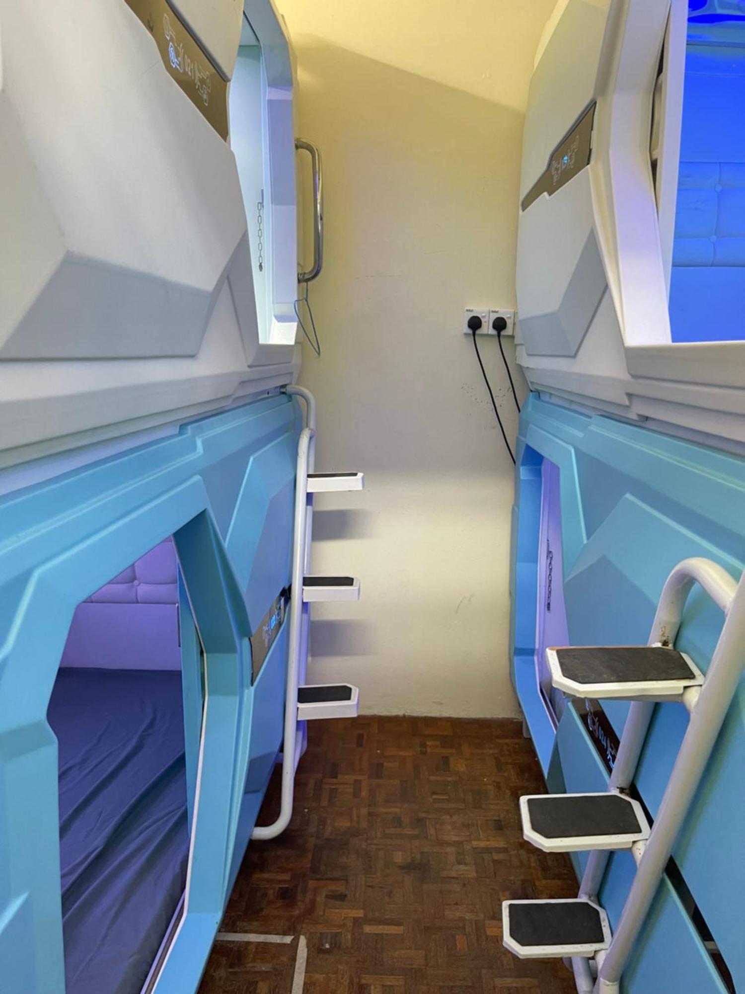 Pelangi Capsule Hostel Johor Bahru Exterior photo